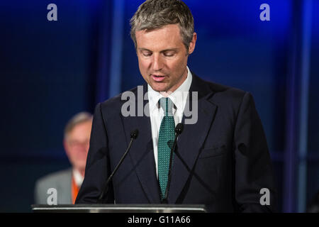 Londra, Regno Unito. Il 7 maggio, 2016. Zac Goldsmith, il Partito Conservatore candidato ad essere sindaco di Londra, parla in Municipio dopo aver perso la London Mayoral elezione di Sadiq Khan da 1,310,143 voti a 994,614. Credito: Mark Kerrison/Alamy Live News Foto Stock