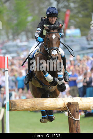 Badminton, UK. Il 7 maggio, 2016. Mitsubishi Motors Badminton Horse Trials. CCI4. Ben Hobday [GBR] Mulrys equitazione errore durante il cross country fase. Credito: Julie Priestley/Alamy Live News Foto Stock