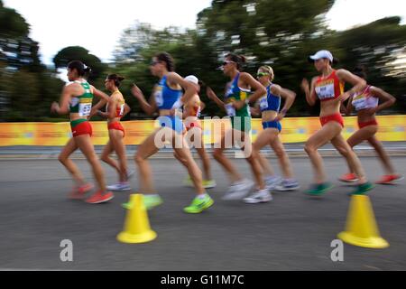 Roma, Italia. Il 7 maggio, 2016. Gli atleti competere durante il 20km le donne anziane in finale alla IAAF World Race Team a piedi Roma campionati 2016 a Roma, Italia, il 7 maggio 2016. © Jin Yu/Xinhua/Alamy Live News Foto Stock