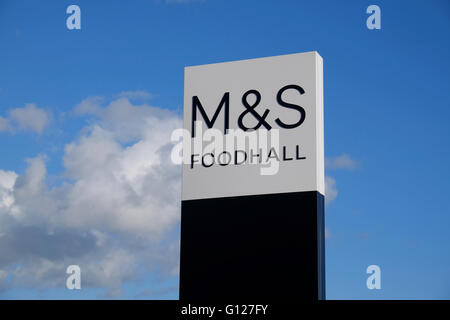 M & S logo, Grantham, Lincolnshire, England, Regno Unito Foto Stock