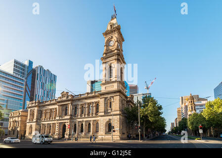 Adelaide, Australia - 3 Gennaio 2016: GPO di Adelaide Post Shop con campanile situato a Victoria Square nel CBD di Adelaide. Austra Foto Stock