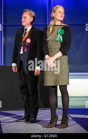 Londra, Regno Unito. Il 7 maggio, 2016. Peter Whittle (UKIP) e Sian Berry (verdi), candidato al London Mayoral elezione dichiarazione. Foto Stock