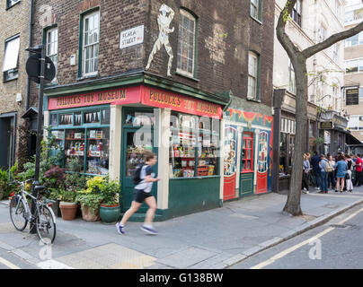 Esterno di Pollock's Toy Museum di Fitzrovia nel central London, England, Regno Unito Foto Stock