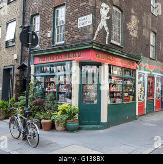 Esterno di Pollock's Toy Museum di Fitzrovia nel central London, England, Regno Unito Foto Stock