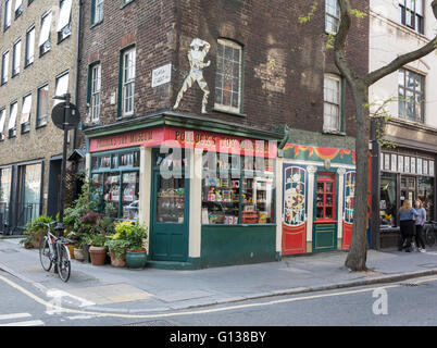 Esterno di Pollock's Toy Museum di Fitzrovia nel central London, England, Regno Unito Foto Stock