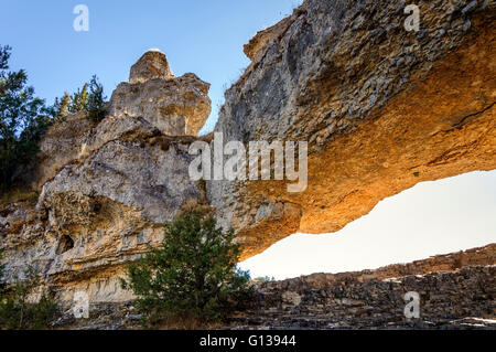 Close-up del foro nelle rocce. Fiume Lobos canyon, Soria, Spagna Foto Stock