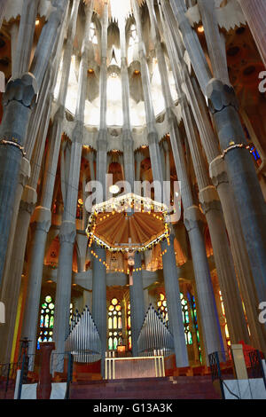 Altare Maggiore, Basilica e chiesa espiatorio della Santa Famiglia, Barcellona Foto Stock