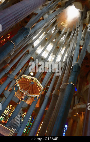 Altare Maggiore, Basilica e chiesa espiatorio della Santa Famiglia, Barcellona Foto Stock