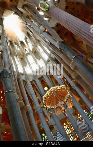 Altare Maggiore, Basilica e chiesa espiatorio della Santa Famiglia, Barcellona Foto Stock