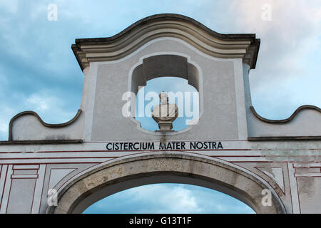 Abbazia cistercense di Heiligenkreuz Chiesa in Austria per esterno Foto Stock