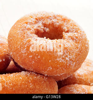 Primo piano di una pila di rosquillas, tipici ciambelle spagnolo Foto Stock