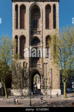 Piazza del Duomo di Utrecht con Torre della Cattedrale, Torre del Duomo, Domtoren, Cattedrale di San Martino. Parte base della torre della chiesa più alta dei Paesi Bassi. Foto Stock