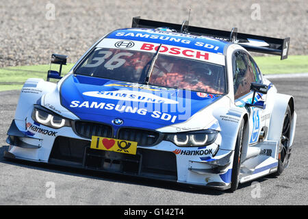 Hockenheim, Germania. 08 Maggio, 2016. Il driver belga Maxime Martin del BMW Team RBM con la sua BMW M4 in azione durante una sessione di formazione per la seconda gara del German Touring Car Masters (DTM) di Hockenheim, in Germania, 08 maggio 2016. Foto: UWE ANSPACH/dpa/Alamy Live News Foto Stock