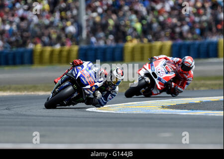 Le Mans, circuito di Le Mans, in Francia. 08 Maggio, 2016. MotoGP Monster Energy Grand Prix de France il giorno della gara. Jorge Lorenzo (Movistar Yamaha) sul suo modo per la sua vittoria in gara Credito: Azione Sport Plus/Alamy Live News Foto Stock