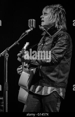 MIKE PETERS PRESENTA L'ALLARME SPIRITO DI 86 dichiarare la Tua forza Tour 2016 Foto Stock