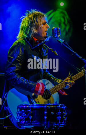 MIKE PETERS PRESENTA L'ALLARME SPIRITO DI 86 dichiarare la Tua forza Tour 2016 Foto Stock