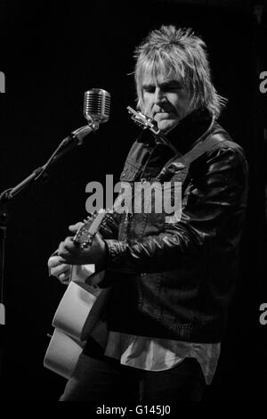 MIKE PETERS PRESENTA L'ALLARME SPIRITO DI 86 dichiarare la Tua forza Tour 2016 Foto Stock