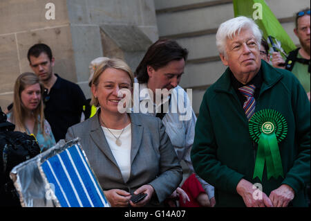 Londra, Regno Unito. 08 maggio 2016. Natalie Bennett, il Partito dei Verdi leader durante "andando indietro sul Cambiamento Climatico" protesta da parte del Dipartimento della Salute. Wiktor Szymanowicz/Alamy Live News Foto Stock