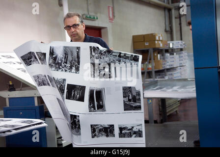 Tipografie italiane EBS Verona. Stampare il libro fotografico, una volta all'anno alcune usanze tradizionali britanniche di Homer Sykes, Italia degli anni '2016 2010, HOMER SYKES. Foto Stock