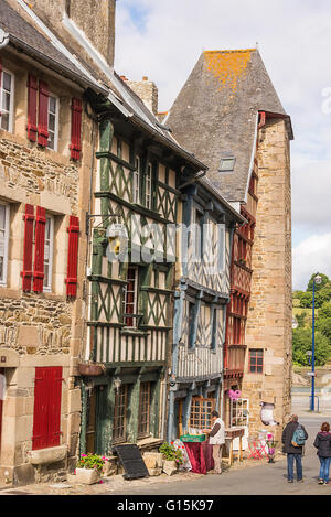 Metà case con travi di legno, città vecchia, Treguier, Cotes d'Armor Bretagna, Francia, Europa Foto Stock