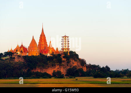 Wat Tham Sua tempio, Kanchanaburi, Thailandia, Sud-est asiatico, in Asia Foto Stock