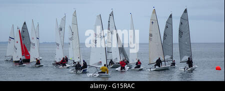 Inizio della vela dinghy gara, North Berwick Foto Stock