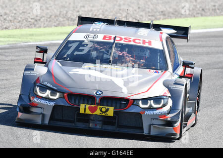 Hockenheim, Germania. 08 Maggio, 2016. Il driver portoghese Antonio Felix Da Costa del BMW Team Schnitzer in azione durante una sessione di formazione per la seconda gara del German Touring Car Masters (DTM) di Hockenheim, in Germania, 08 maggio 2016. Foto: UWE ANSPACH/dpa/Alamy Live News Foto Stock