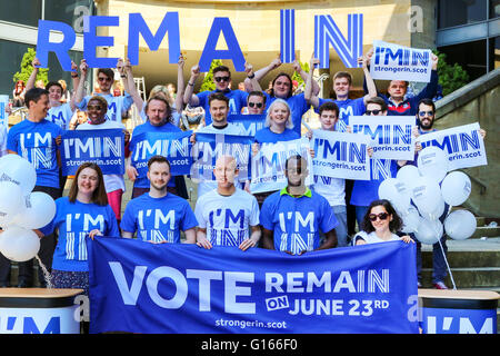 Glasgow, Scotland, Regno Unito. Il 10 maggio, 2016. La campagna scozzese a "rimanere" nell'Unione europea oggi è iniziato con una dimostrazione a Buchanan Street, Glasgow City Centre prima del referendum nazionale il 23 giugno 2016 Credit: Findlay/Alamy Live News Foto Stock