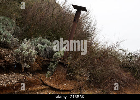 Effetti di erosione costiera, Bawdsey traghetto, Suffolk, Regno Unito. Foto Stock