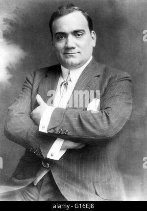 Enrico Caruso (Febbraio 25, 1873 - 2 agosto 1921) era un italiano Tenore lirico. Ha cantato per grandi consensi presso i principali teatri lirici dell Europa e delle Americhe, che figurano in una ampia varietà di ruoli da italiano e repertori francese che variava da Foto Stock