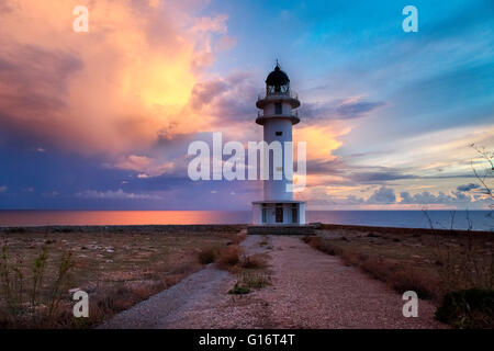 Il faro di Es Cap de Barbaria. Formentera (Isole Baleari). Foto Stock