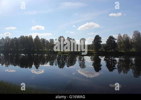 Vista sul fiume Västerdalälven in Malung, Dalarna, Svezia. Foto Stock