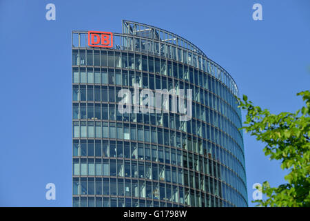 Bahn-Tower, Potsdamer Platz e il Tiergarten di Berlino, Deutschland Foto Stock