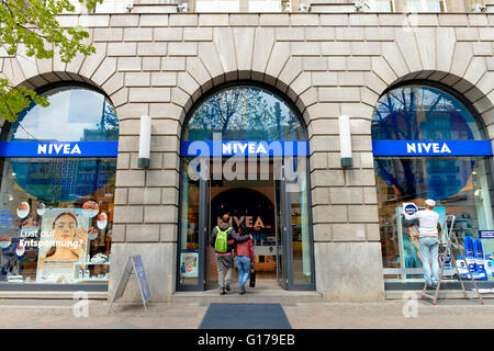 NIVEA Haus, Unter den Linden, nel quartiere Mitte di Berlino, Deutschland Foto Stock
