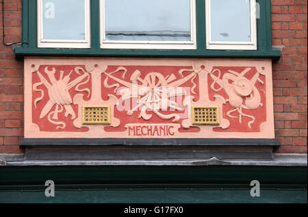 Ex Porro e brughiere Co-Op edificio che ora è chiamato Pennybank casa in Staffordshire città di Porro Foto Stock