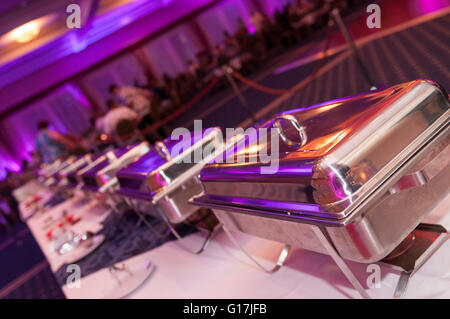 Inox chafing pronto per banchetti in hotel di lusso Foto Stock