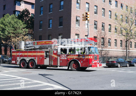 122 società scaletta carrello FDNY Brooklyn, New York, Stati Uniti d'America Foto Stock