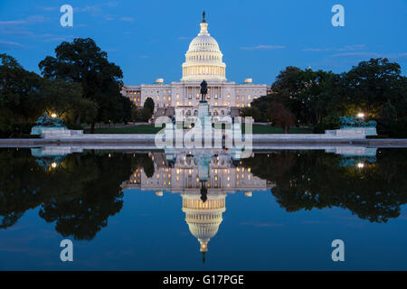 United States Capitol di notte, Washington, Stati Uniti d'America Foto Stock