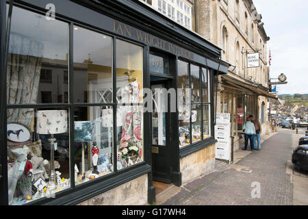 Ian Wright interni shop sulla collina a361 attraverso burford, oxfordshire, Regno Unito Foto Stock