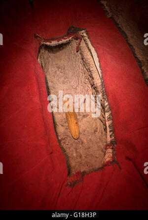 Grave all'interno bete Medhane Alem chiesa rupestre, Amhara Region, Lalibela, Etiopia Foto Stock