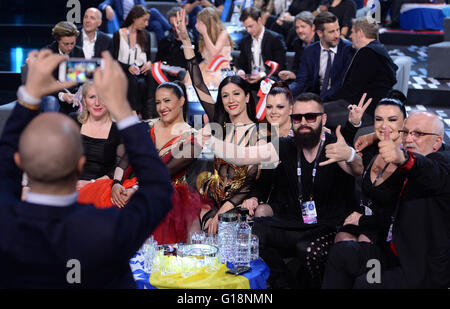 Stoccolma, Svezia. Il 10 maggio, 2016. Comitato dei partecipanti durante la prima semifinale della 61st annuale di Eurovision Song Contest (CES) a Stoccolma, Svezia, 10 maggio 2016. La seconda semifinale si terrà il 12 maggio, e il gran finale il 14 maggio. Foto: BRITTA PEDERSEN/dpa/Alamy Live News Foto Stock