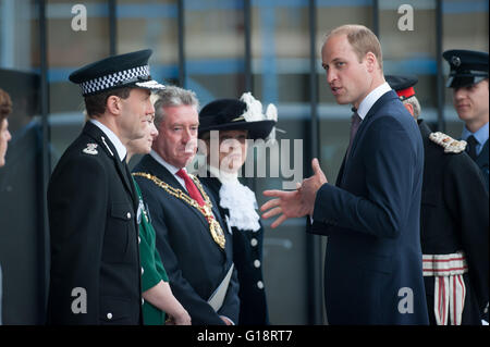 Blavatnik Scuola di governo, Oxford, UK. 11 maggio 2016. Il Duca di Cambridge, il principe William, rende una visita ufficiale per la nuova costruzione della scuola. Credito: Andrew Walmsley/Alamy Live News Foto Stock