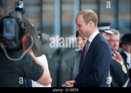 Blavatnik Scuola di governo, Oxford, UK. 11 maggio 2016. Il Duca di Cambridge, il principe William, rende una visita ufficiale per la nuova costruzione della scuola. Credito: Andrew Walmsley/Alamy Live News Foto Stock