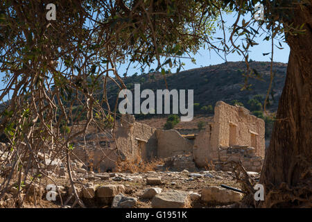 Il villaggio abbandonato di Souskioú: dimora in rovina in un ex enclave turco in lingua greca di Cipro Foto Stock