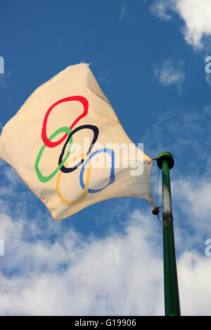 Bandiera olimpica Foto Stock