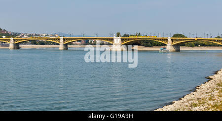 Margit o ponte Margherita (talvolta Ponte Margit) di Budapest, Ungheria. Esso collega Buda e Pest attraverso il fiume Danubio. Foto Stock