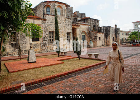 Courtyard Cattedrale di Santo Domingo Santo Domingo, Repubblica Dominicana Foto Stock