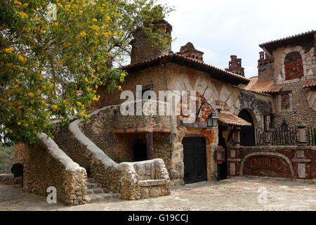 Altos de Chavon San Stanislao Chiesa di attrazione turistica al Casa de Campo, La Romana, Repubblica Dominicana Foto Stock