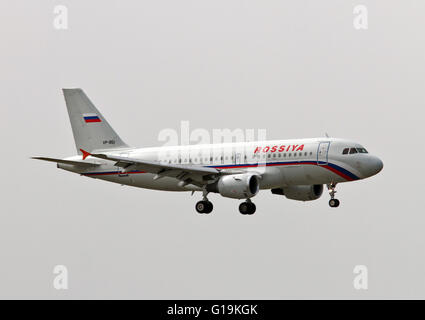 VP-BIU Rossiya - Russian Airlines, Airbus A319-114 Foto Stock