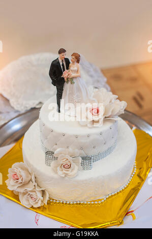 Tradizionale e decorativo torta di nozze al ricevimento di nozze Foto Stock